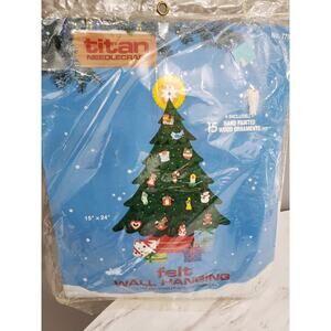 TITLE NEEDLECRAFT FELT WALL HANGING CHRISTMAS TREE WITH ORNAMENTS 15”x24”
